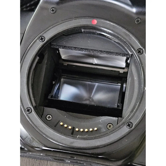 Canon Rebel 35MM EOS S Camera Body Only With Strap - Picture 2 of 8